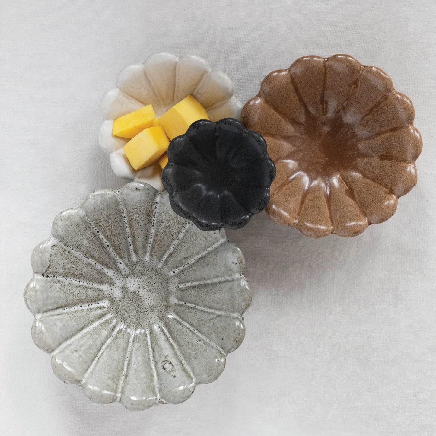 Set of 4 Stoneware Flower Bowls