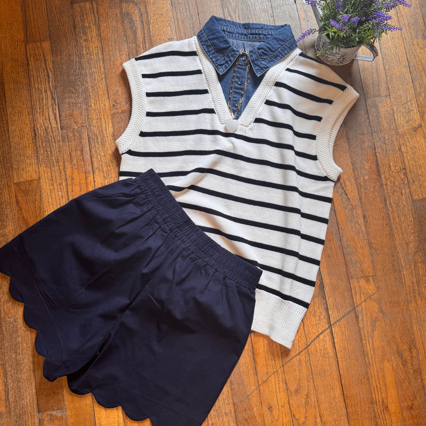 Scalloped Short
