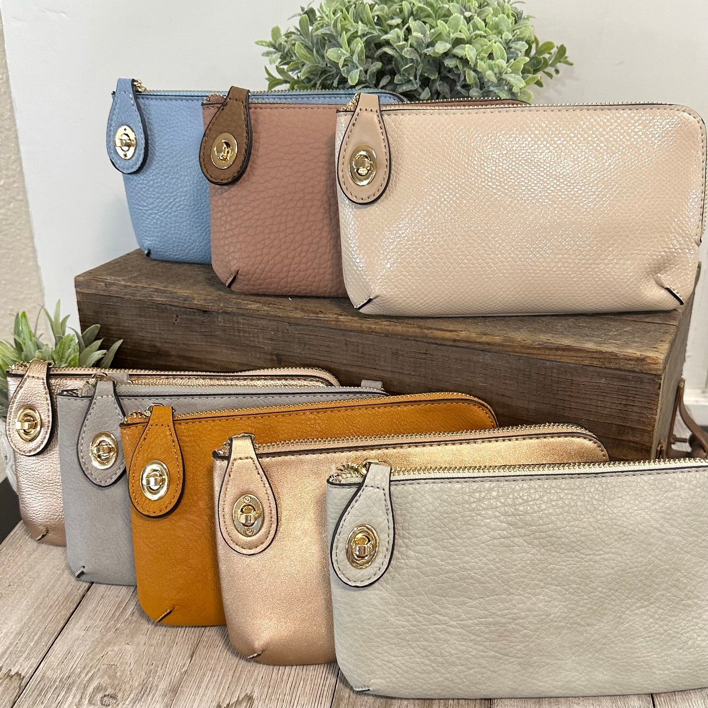 Jen & Co Kendall Lock Wristlet/Crossbody