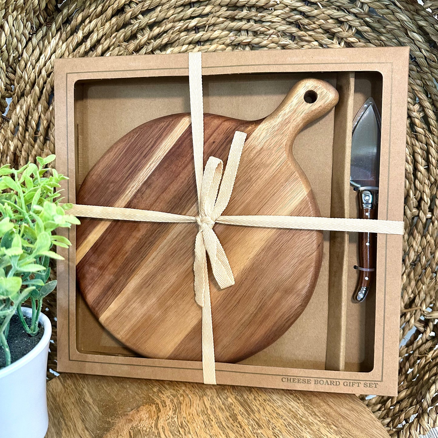 Round Acacia Cheese Board Set