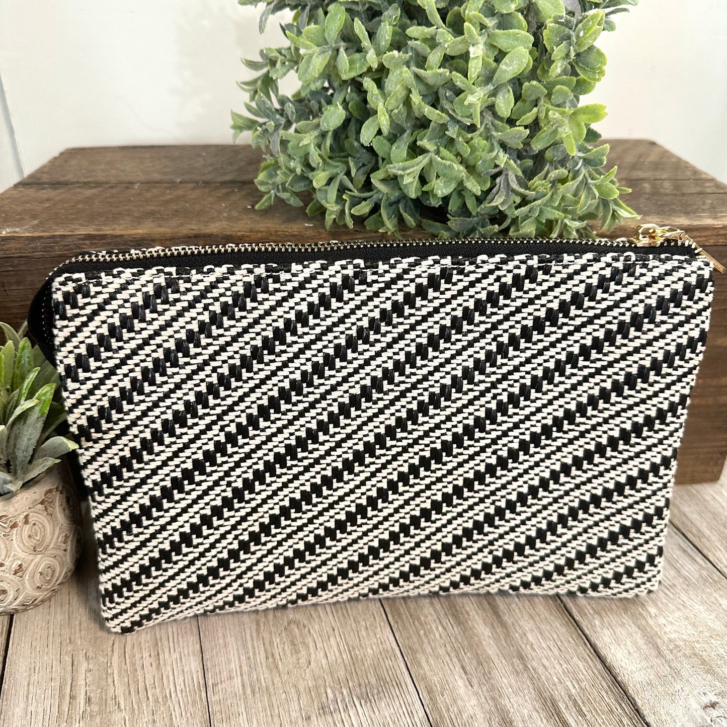Jen & Co Izzy Crossbody
