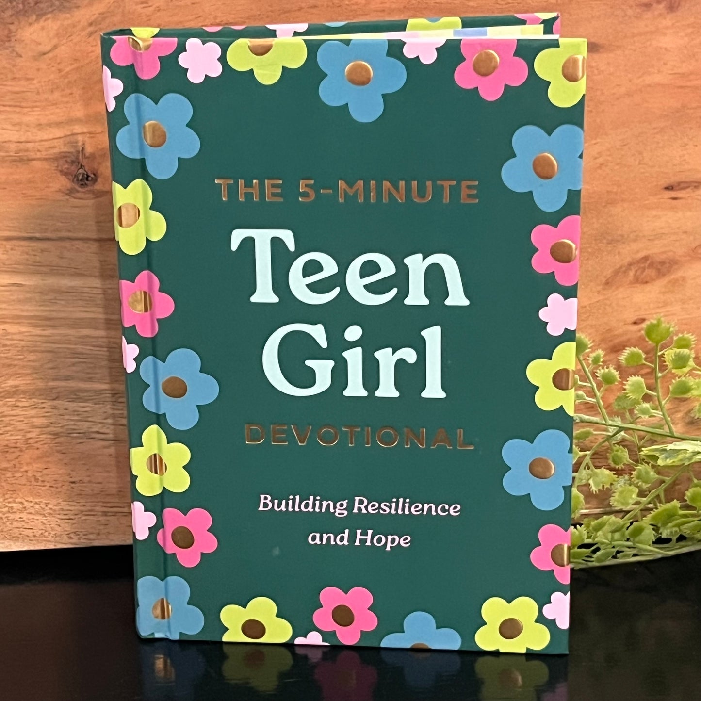The 5-Minute Teen Girl Devotional