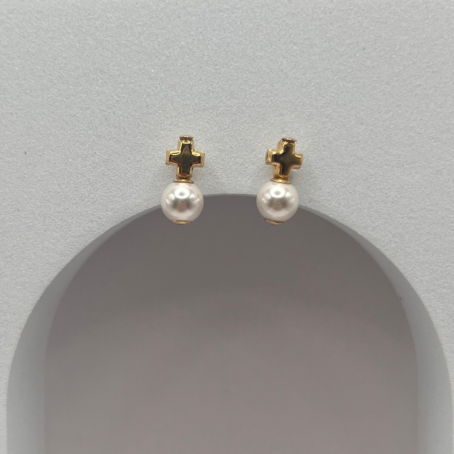 enewton Signature Cross Small Gold Stud- Classic Pearl